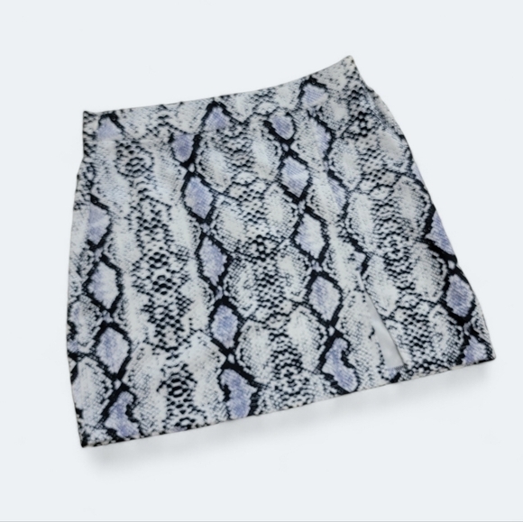 Shein Snake Print Mini Skirt with split Size Small - Picture 14 of 14